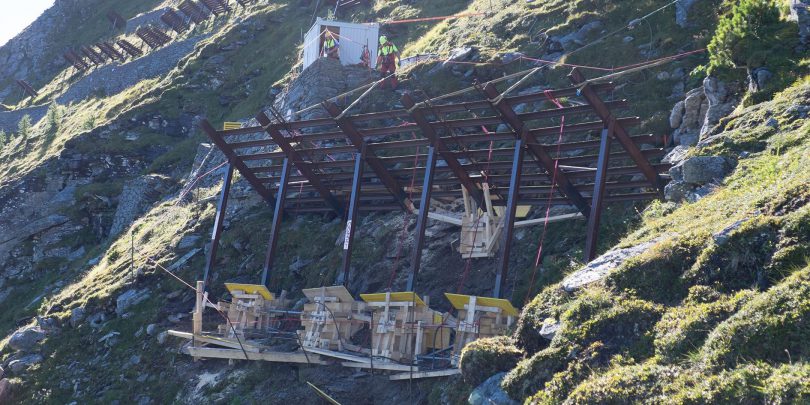 Bauarbeiten zum Schutz der Arlbergbahnstrecke
